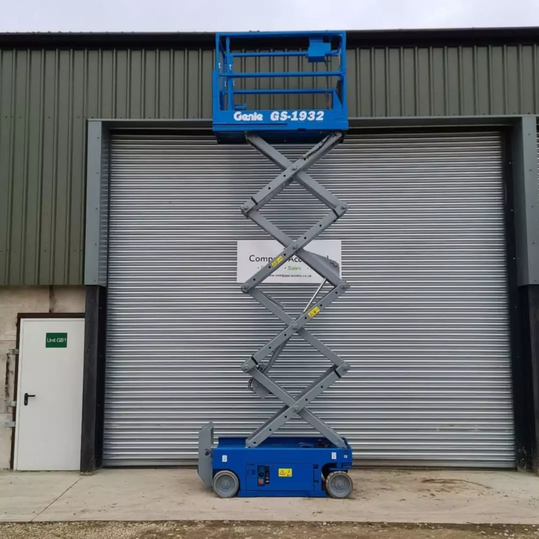 8 Plataforma Elevatória Tesoura 8 metros Genie G1932